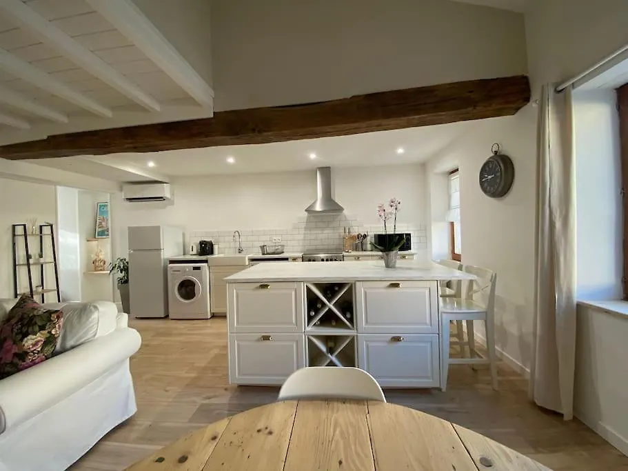 Charmant Appartement Centre Ville De Castres Castres  0*, Castres (Tarn) France